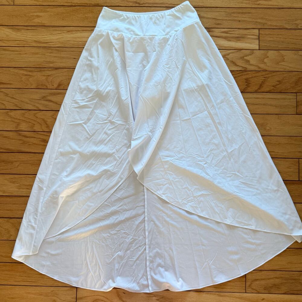 Halara Breezeful White 2-in-1 Hi-Low Mesh Skirt with Built-in Shorts Small